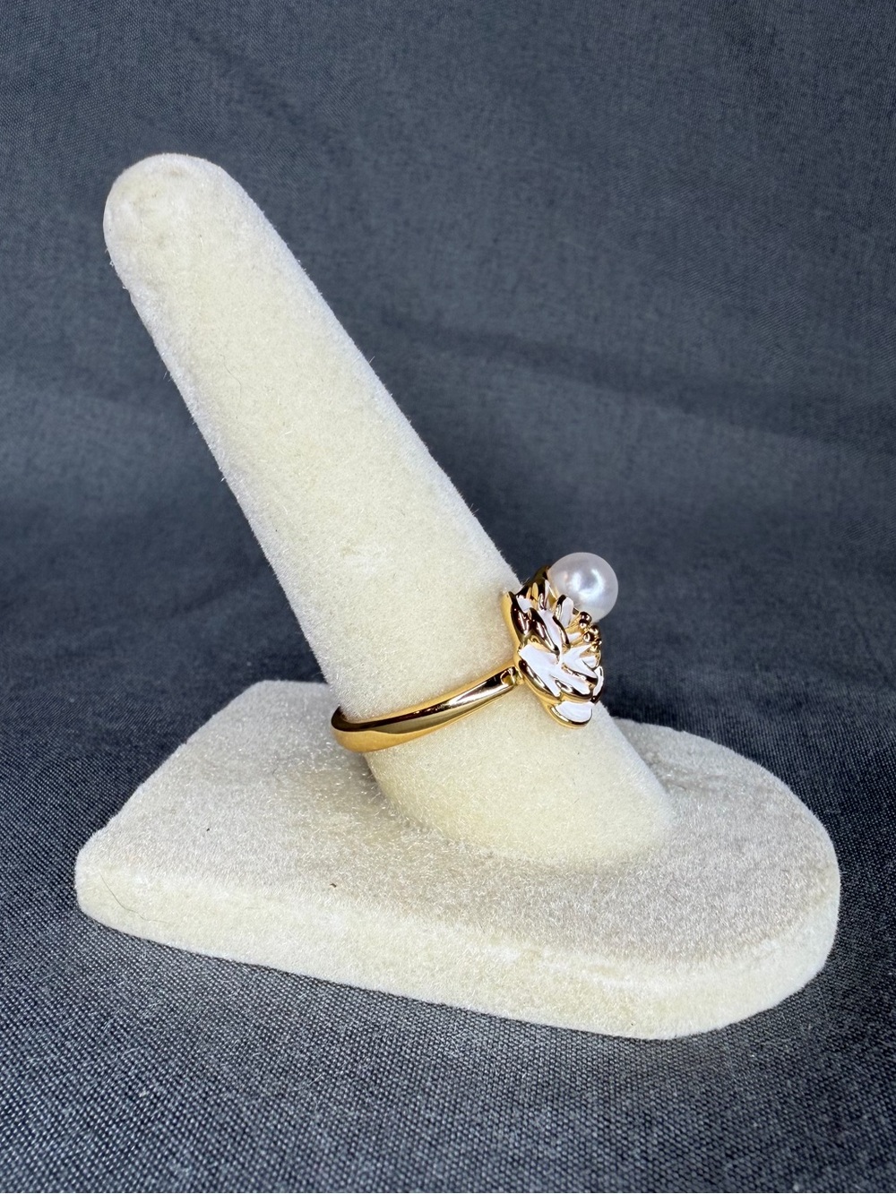 White Enamel Flower & Faux Pearl Adjustable Gold Tone Open Ring - Picture 5 of 7